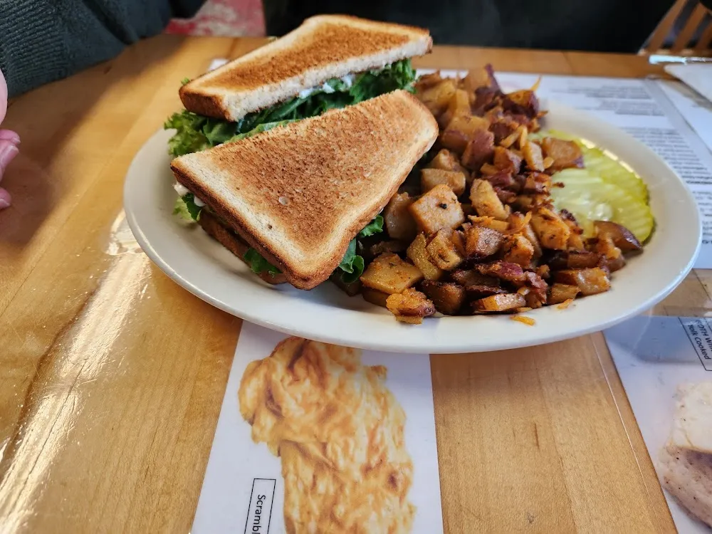blt with Home Fries